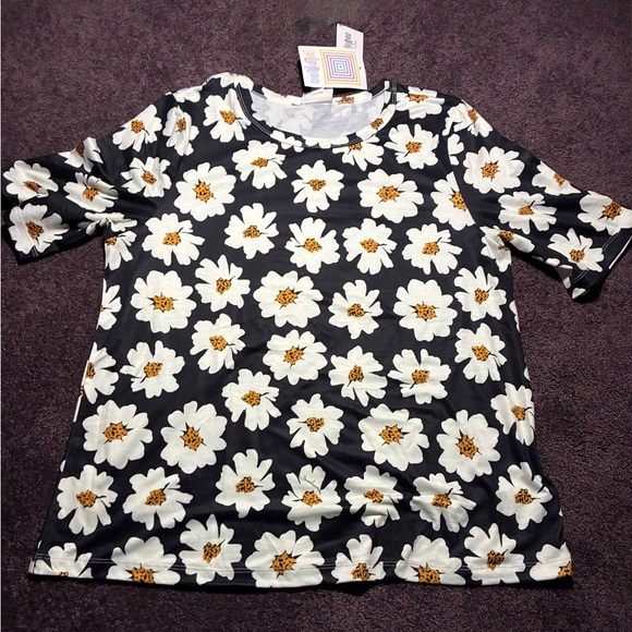 LuLaRoe Tops - LuLaRoe Black and White Floral Top